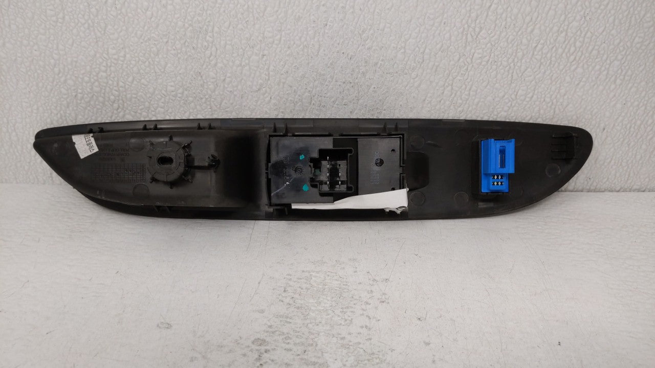 2016 Buick Encore Passeneger Right Power Window Switch 13305370 - Oemusedautoparts1.com