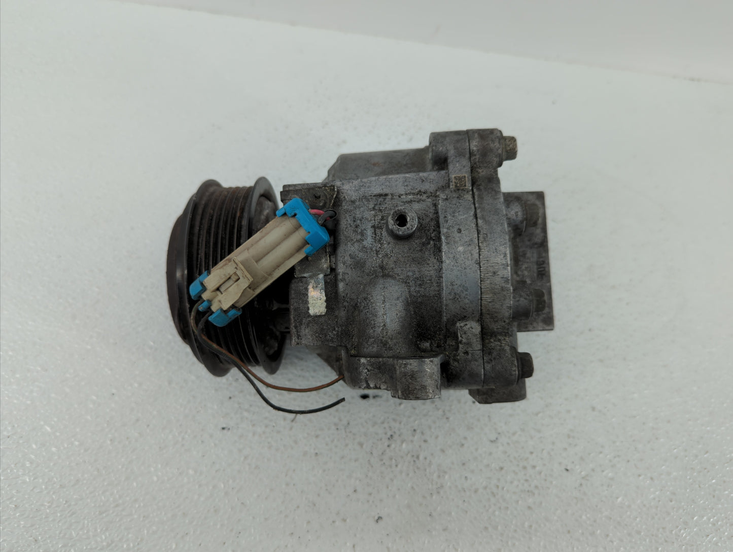 2016 Buick Encore Alternator Replacement Generator Charging Assembly Engine OEM P/N:95369542 94517789 Fits Fits 2005 OEM Use
