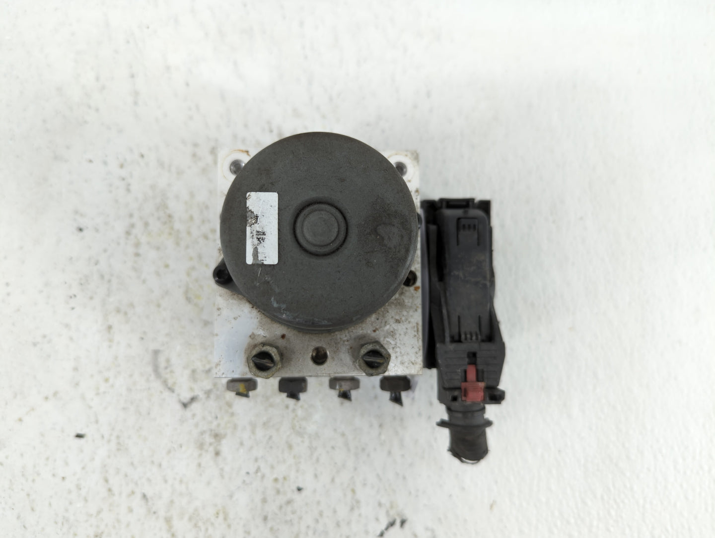 2016 Buick Encore ABS Pump Control Module Replacement P/N:42403007 Fits OEM Used Auto Parts - Oemusedautoparts1.com