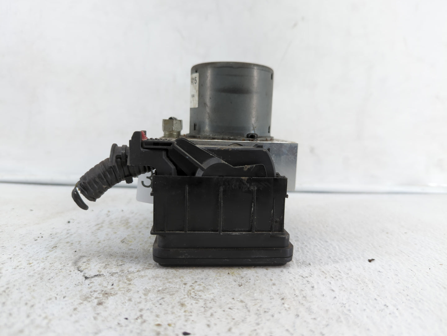 2016 Buick Encore ABS Pump Control Module Replacement P/N:42403007 Fits OEM Used Auto Parts - Oemusedautoparts1.com