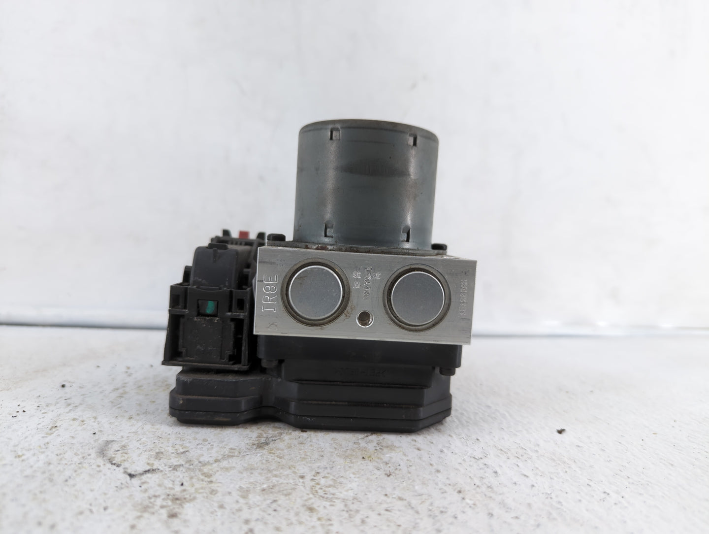 2016 Buick Encore ABS Pump Control Module Replacement P/N:42403007 Fits OEM Used Auto Parts - Oemusedautoparts1.com