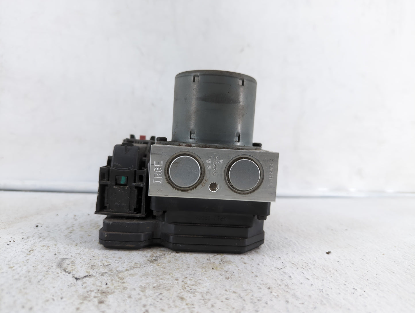 2016 Buick Encore ABS Pump Control Module Replacement P/N:42403007 Fits OEM Used Auto Parts - Oemusedautoparts1.com