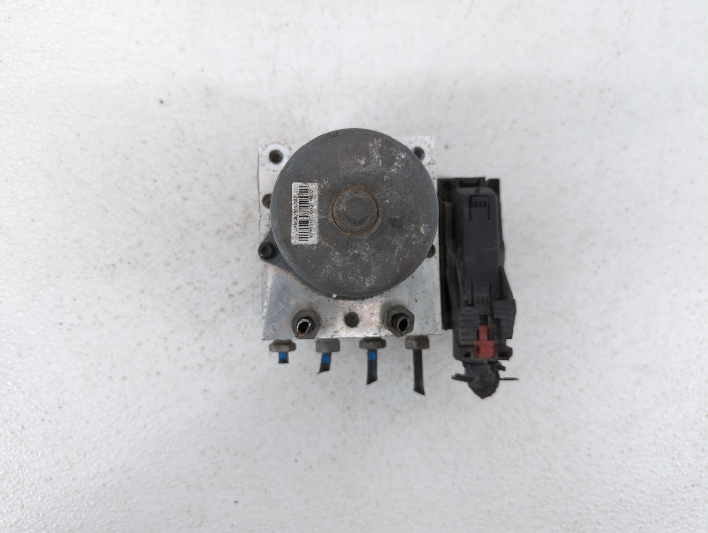 2016 Buick Encore ABS Pump Control Module Replacement P/N:42403007 Fits OEM Used Auto Parts - Oemusedautoparts1.com