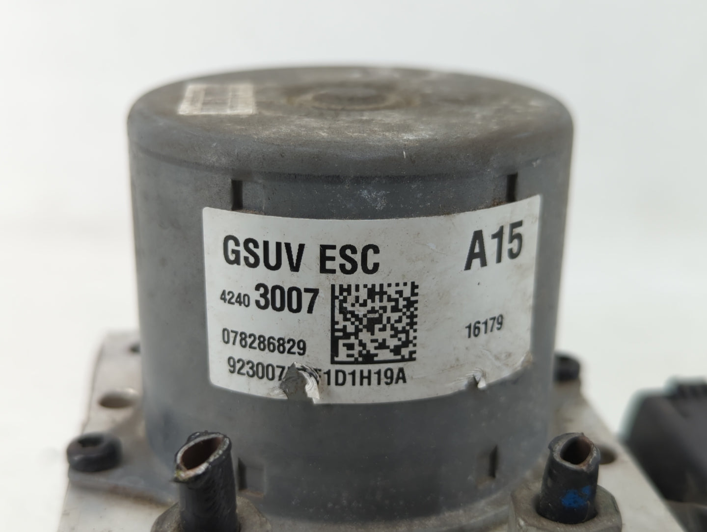 2016 Buick Encore ABS Pump Control Module Replacement P/N:42403007 Fits OEM Used Auto Parts - Oemusedautoparts1.com