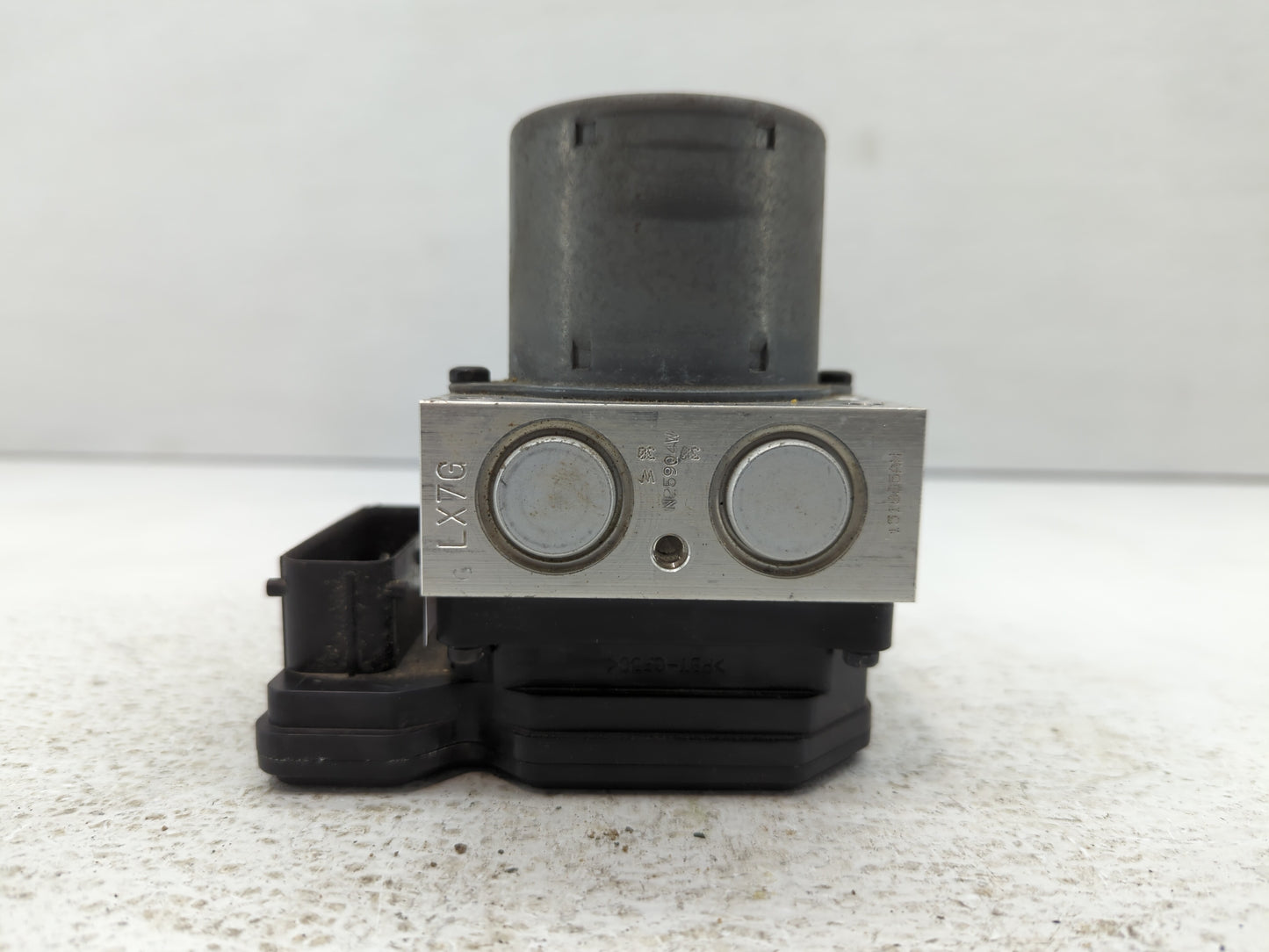 2016 Buick Encore ABS Pump Control Module Replacement P/N:42403007 Fits OEM Used Auto Parts - Oemusedautoparts1.com