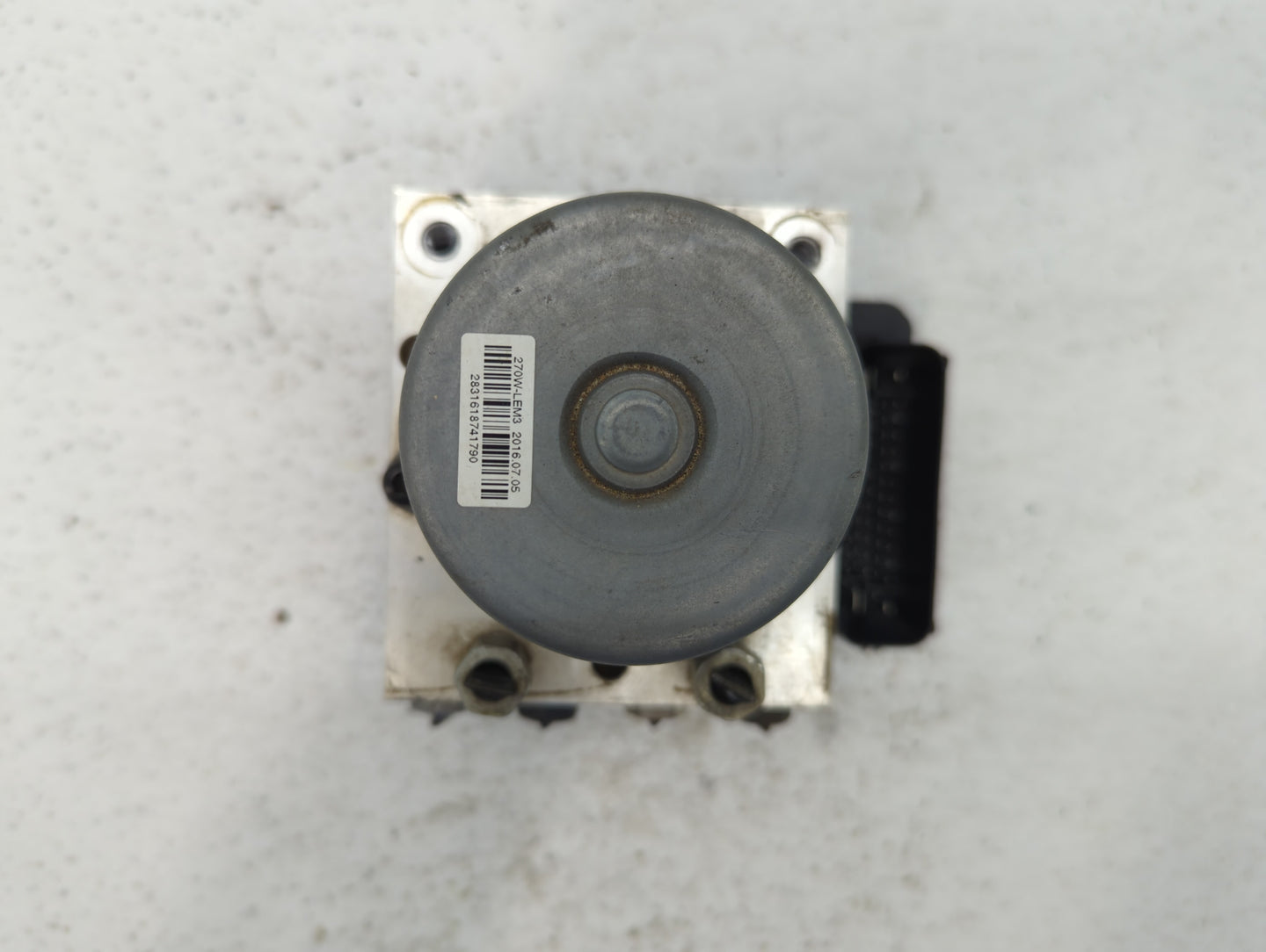 2016 Buick Encore ABS Pump Control Module Replacement P/N:42403007 Fits OEM Used Auto Parts - Oemusedautoparts1.com