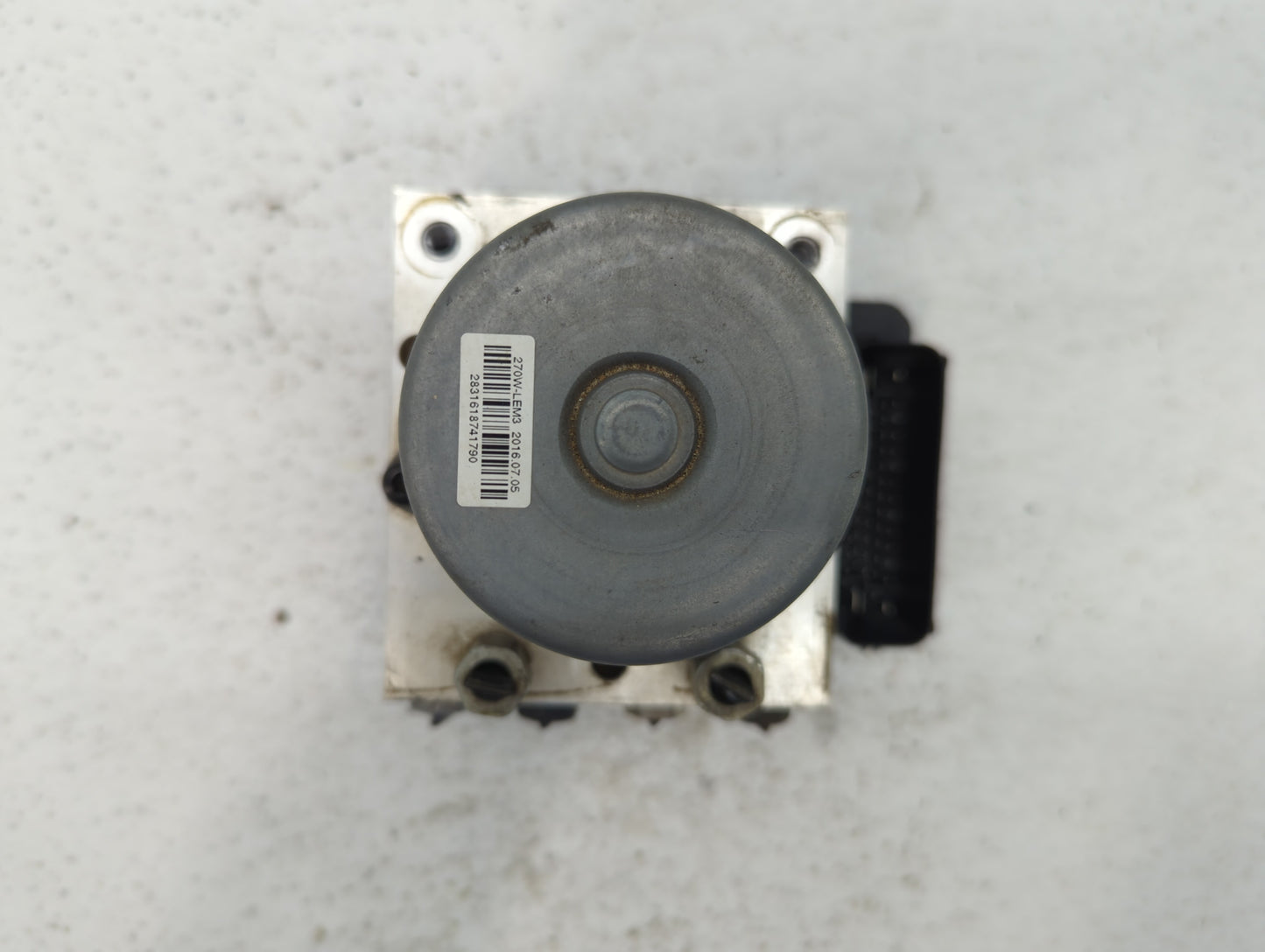 2016 Buick Encore ABS Pump Control Module Replacement P/N:42403007 Fits OEM Used Auto Parts - Oemusedautoparts1.com