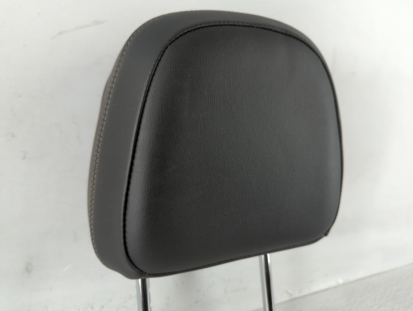 2015-2016 Buick Encore Headrest Head Rest Front Driver Passenger Seat - Oemusedautoparts1.com