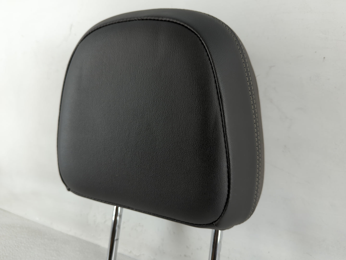 2015-2016 Buick Encore Headrest Head Rest Front Driver Passenger Seat - Oemusedautoparts1.com