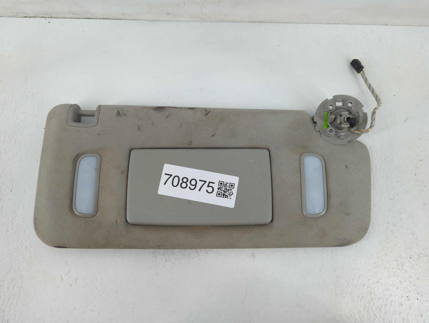 2016 Buick Encore Sun Visor Shade Replacement Passenger Right Mirror Fits OEM Used Auto Parts - Oemusedautoparts1.com