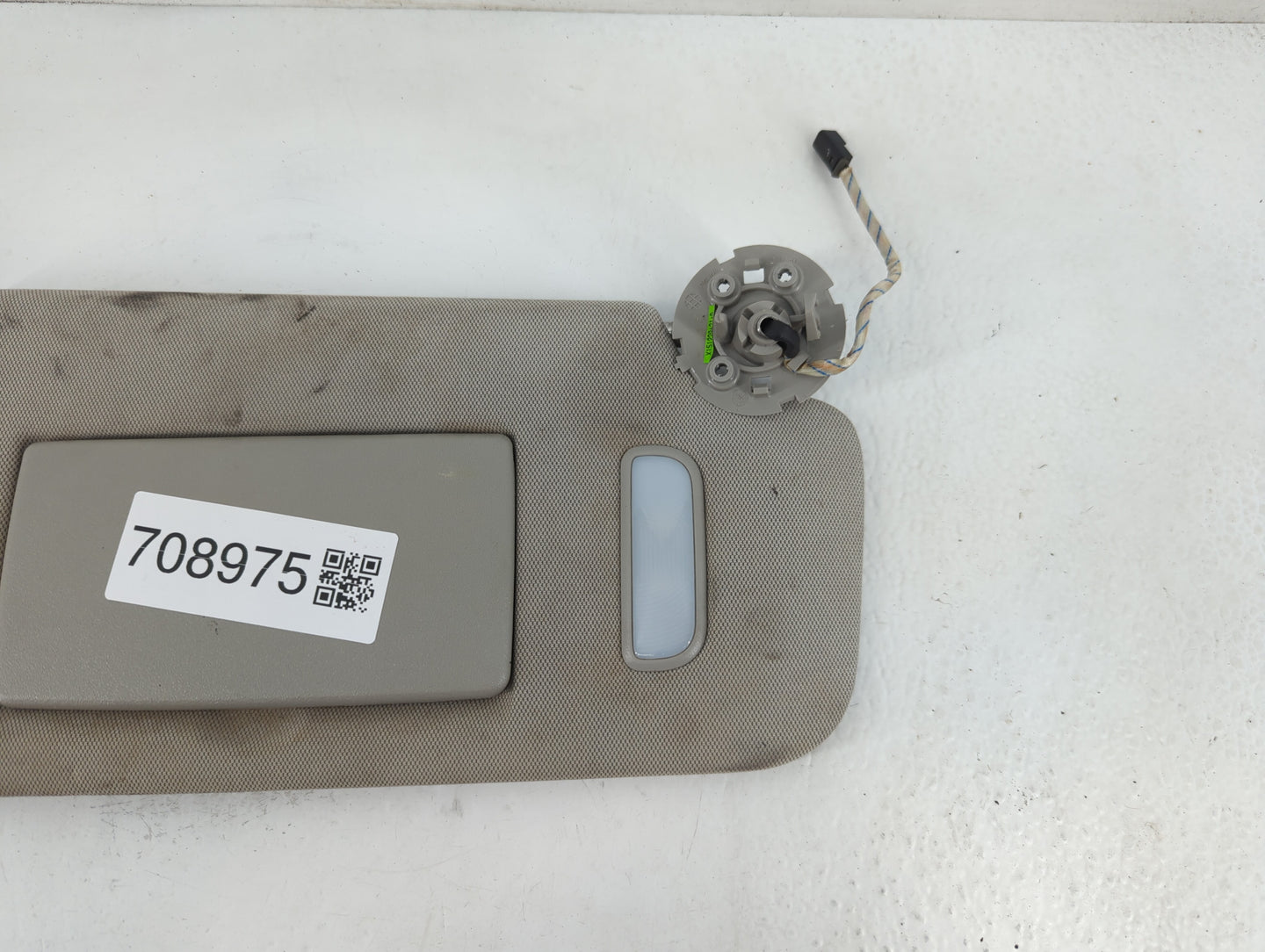 2016 Buick Encore Sun Visor Shade Replacement Passenger Right Mirror Fits OEM Used Auto Parts - Oemusedautoparts1.com