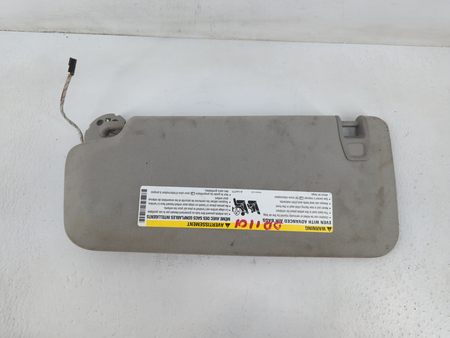 2016 Buick Encore Sun Visor Shade Replacement Passenger Right Mirror Fits OEM Used Auto Parts - Oemusedautoparts1.com