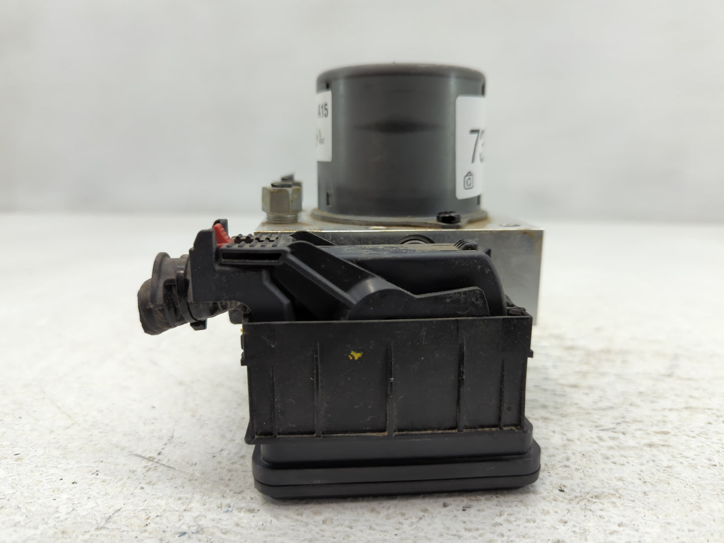 2016 Buick Encore ABS Pump Control Module Replacement P/N:42403007 Fits OEM Used Auto Parts - Oemusedautoparts1.com