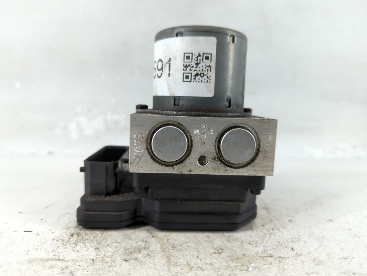 2016 Buick Encore ABS Pump Control Module Replacement P/N:42403007 Fits OEM Used Auto Parts - Oemusedautoparts1.com