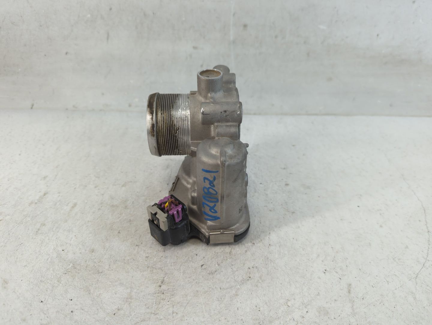 2013-2021 Buick Encore Throttle Body P/N:55 581662 Fits Fits 2011 2012 2013 2014 2015 2016 2017 2018 2019 2020 2021 OEM Used
