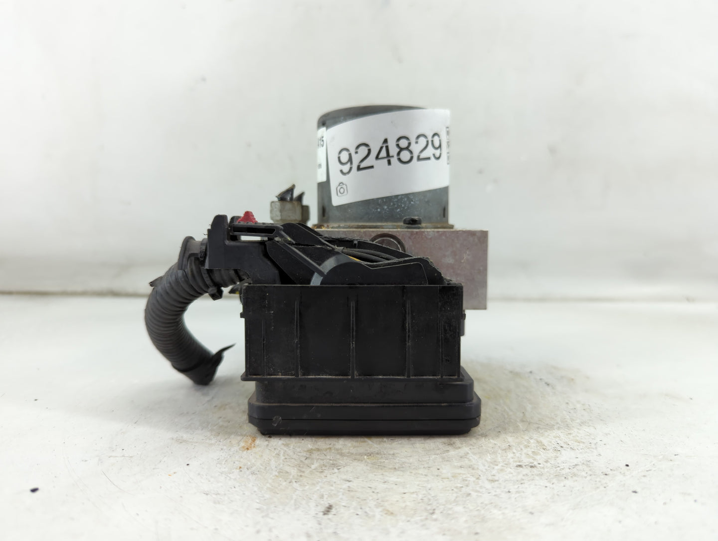 2016 Buick Encore ABS Pump Control Module Replacement P/N:42403007 Fits OEM Used Auto Parts - Oemusedautoparts1.com