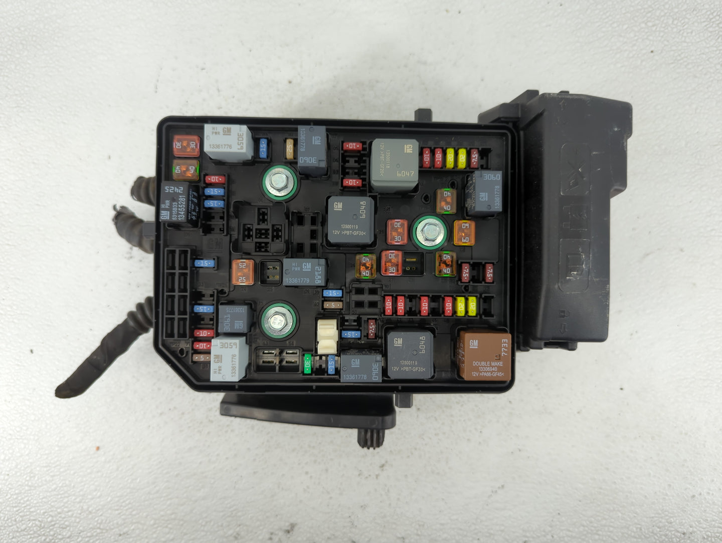 2016 Buick Envision Fusebox Fuse Box Panel Relay Module P/N:23505626 Fits OEM Used Auto Parts - Oemusedautoparts1.com