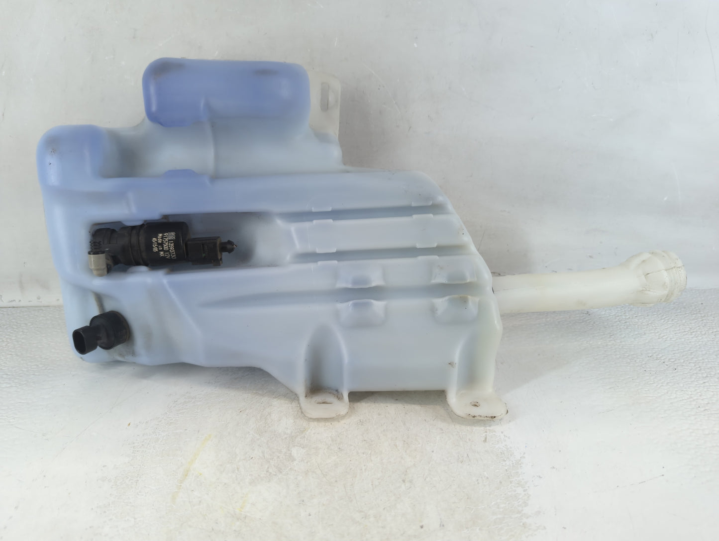 2010-2016 Buick Lacrosse Windshield Washer Fluid Reservoir Bottle Oem - Oemusedautoparts1.com