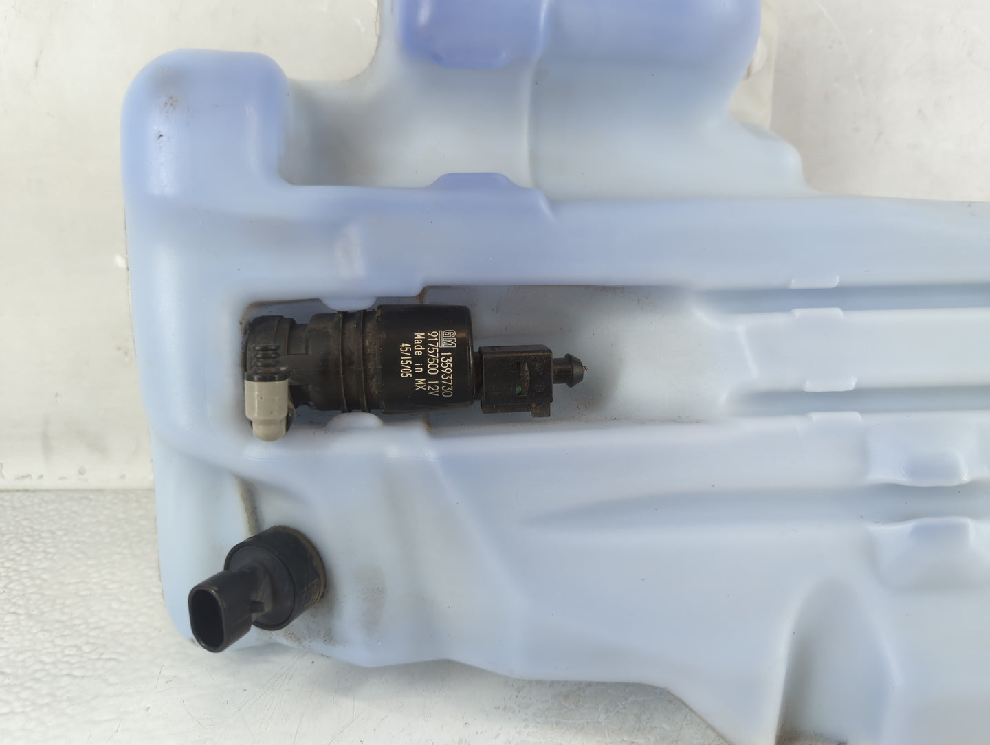 2010-2016 Buick Lacrosse Windshield Washer Fluid Reservoir Bottle Oem - Oemusedautoparts1.com