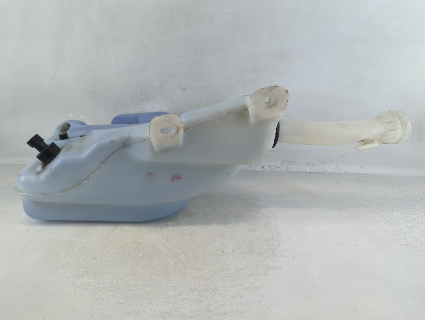 2010-2016 Buick Lacrosse Windshield Washer Fluid Reservoir Bottle Oem - Oemusedautoparts1.com