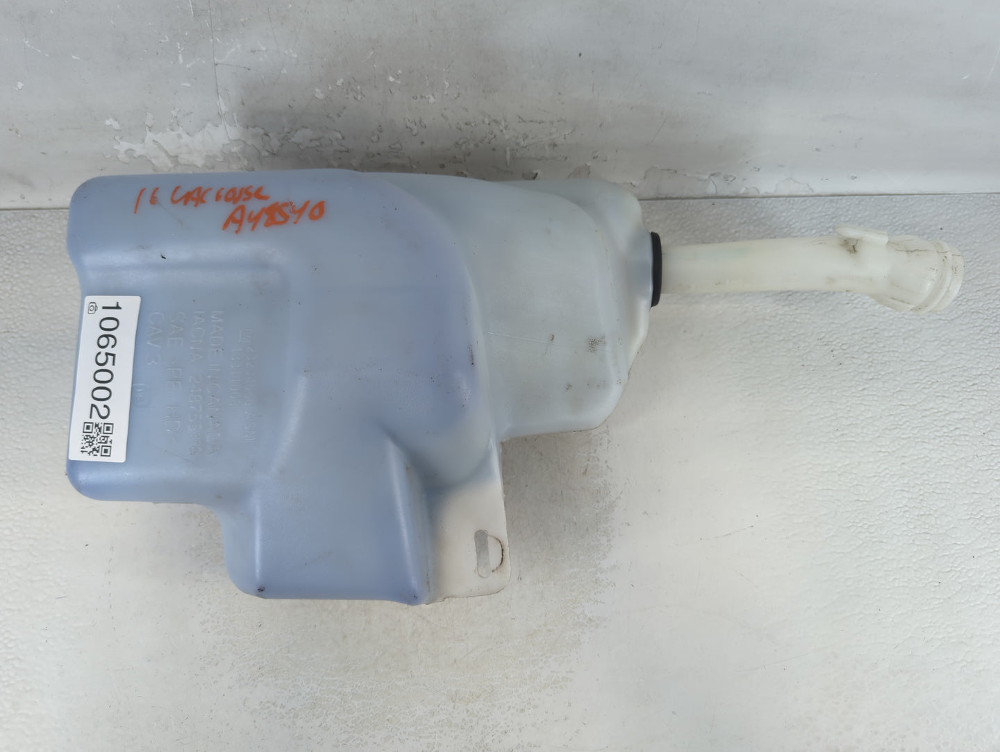 2010-2016 Buick Lacrosse Windshield Washer Fluid Reservoir Bottle Oem - Oemusedautoparts1.com