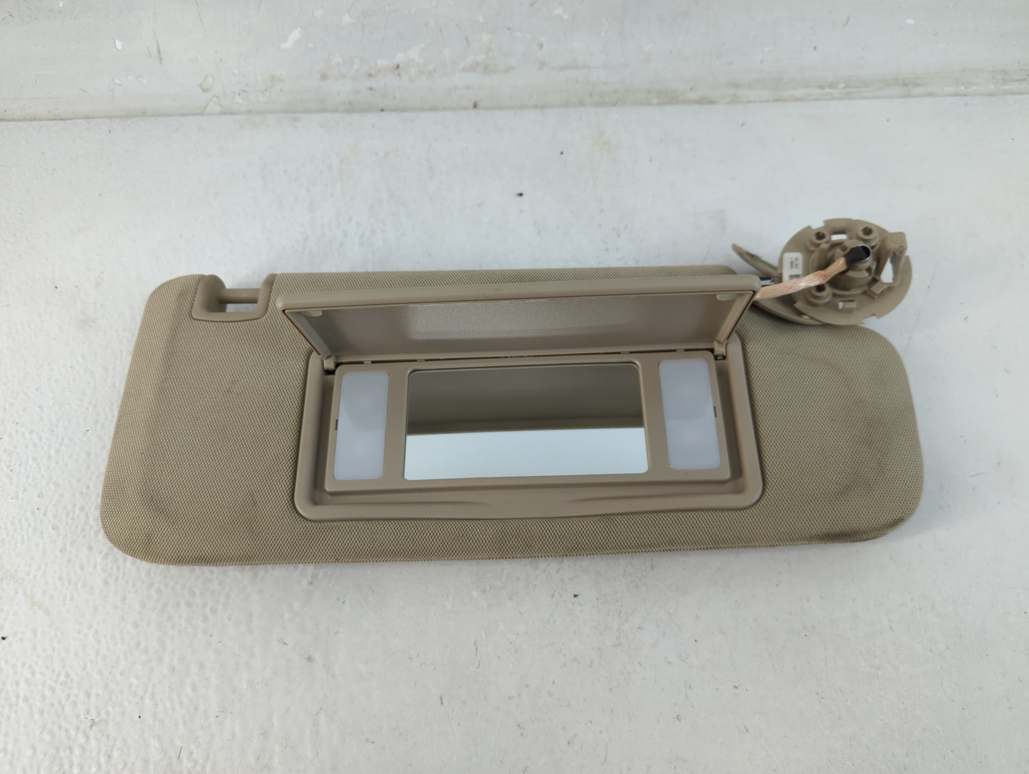 2016 Buick Lacrosse Sun Visor Shade Replacement Passenger Right Mirror Fits OEM Used Auto Parts - Oemusedautoparts1.com