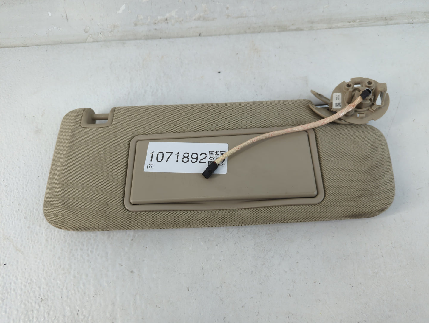 2016 Buick Lacrosse Sun Visor Shade Replacement Passenger Right Mirror Fits OEM Used Auto Parts - Oemusedautoparts1.com