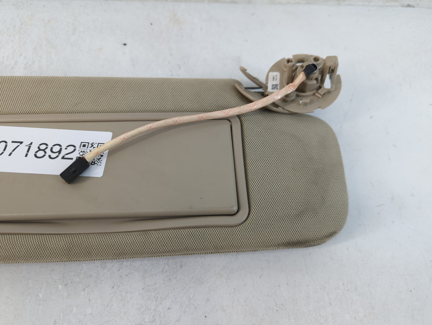 2016 Buick Lacrosse Sun Visor Shade Replacement Passenger Right Mirror Fits OEM Used Auto Parts - Oemusedautoparts1.com