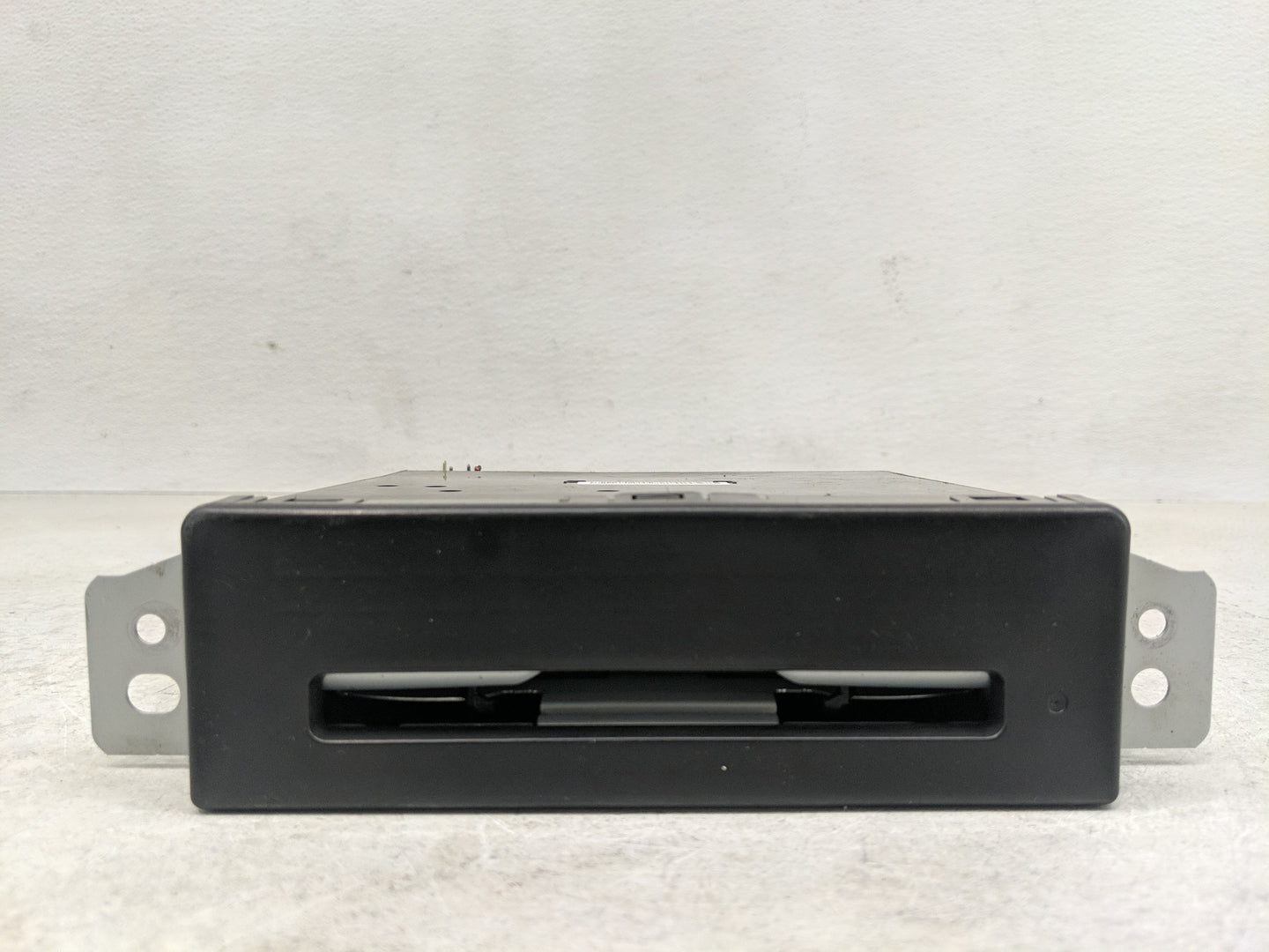 2016 Buick Lacrosse Radio AM FM Cd Player Receiver Replacement P/N:13594481 Fits OEM Used Auto Parts - Oemusedautoparts1.com
