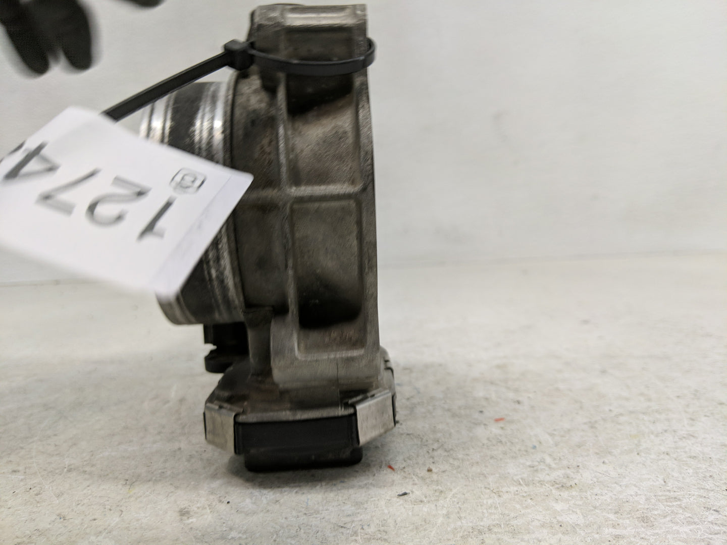 2012-2016 Buick Lacrosse Throttle Body Fits Fits 2012 2013 2014 2015 2016 2017 2018 2019 2020 2021 2022 OEM Used Auto Parts 