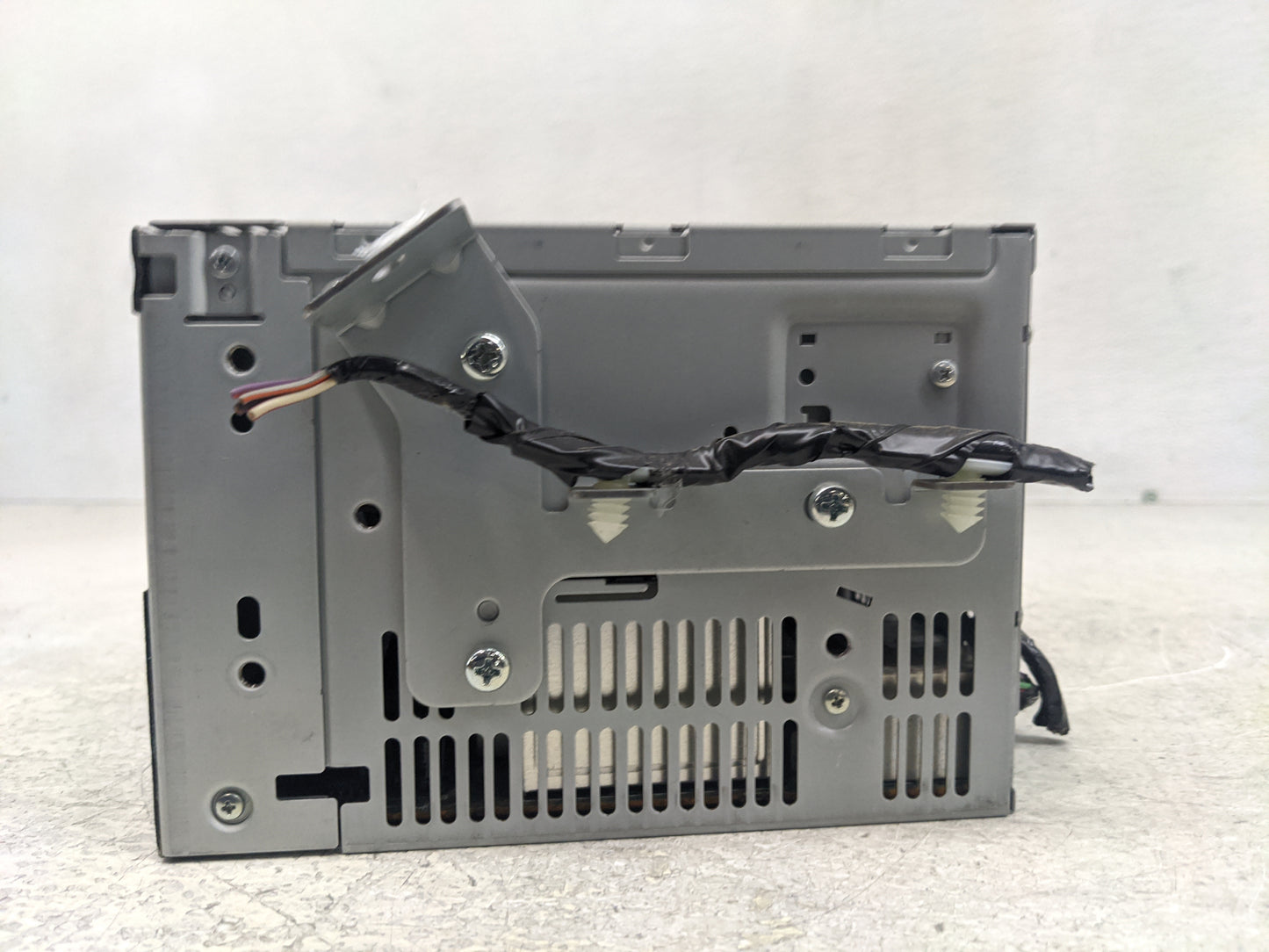 2016 Buick Lacrosse Radio AM FM Cd Player Receiver Replacement P/N:8S4T-19C107-BG 26679455 Fits OEM Used Auto Parts - Oemuse