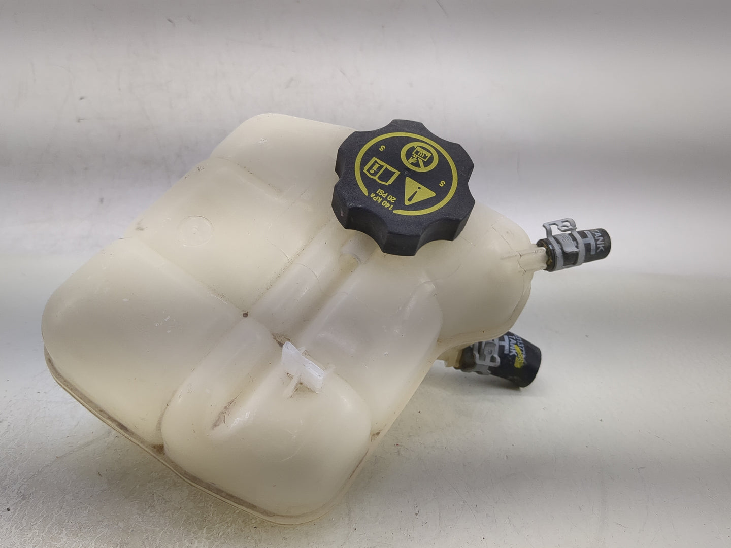 2010-2016 Buick Lacrosse Radiator Coolant Overflow Expansion Tank Bottle - Oemusedautoparts1.com