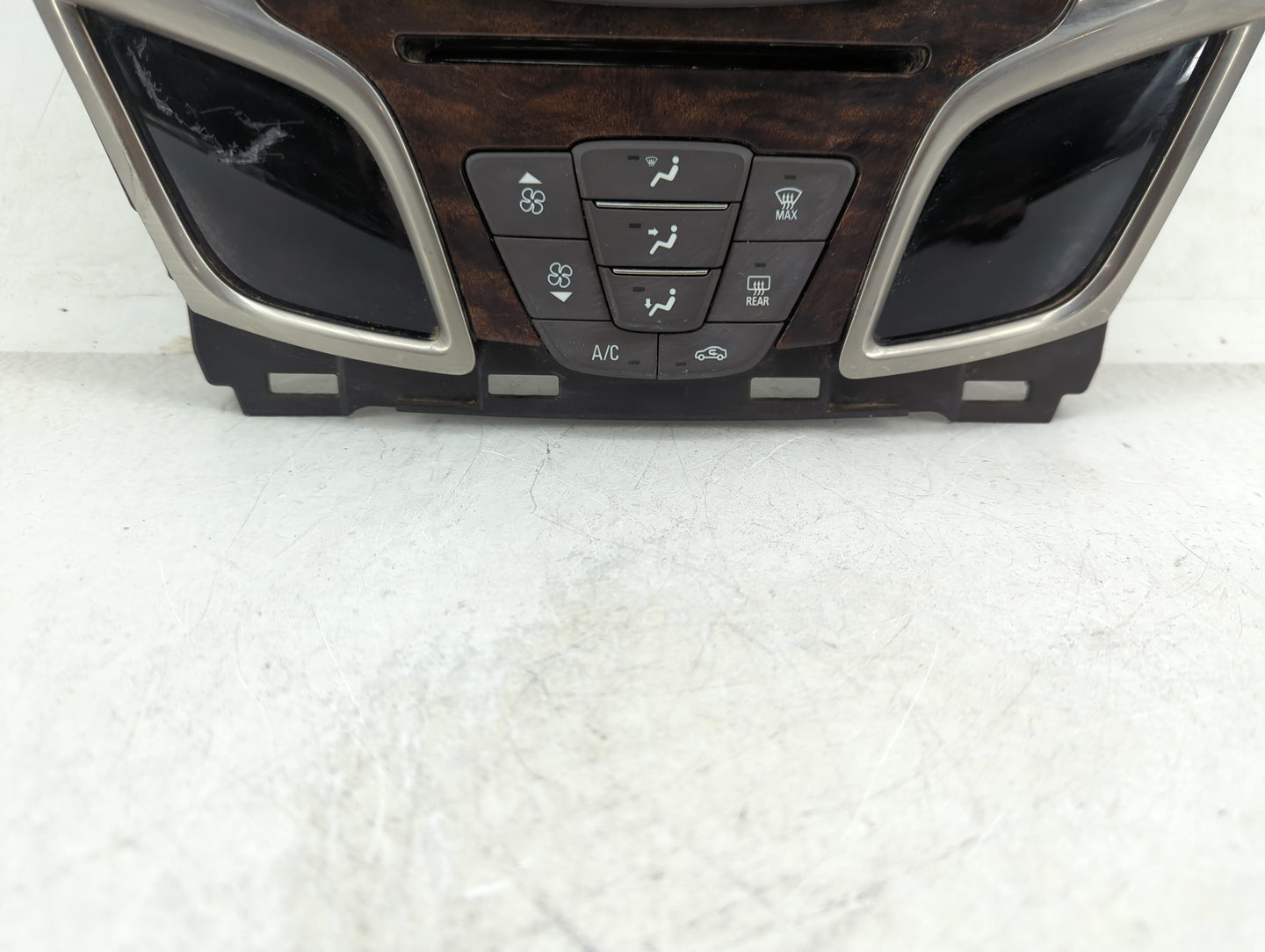 2014-2016 Buick Lacrosse Radio Control Panel - Oemusedautoparts1.com