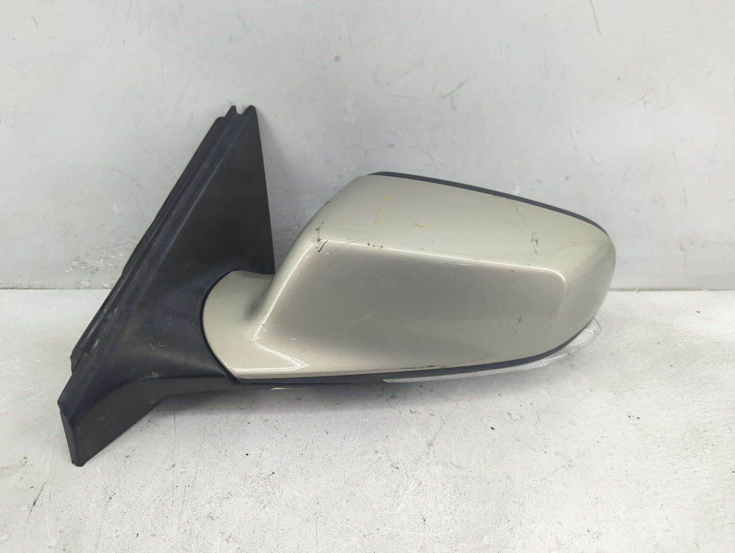 2013-2016 Buick Lacrosse Driver Side View Mirror - Left Door Mirror OEM Used - Oemusedautoparts1.com