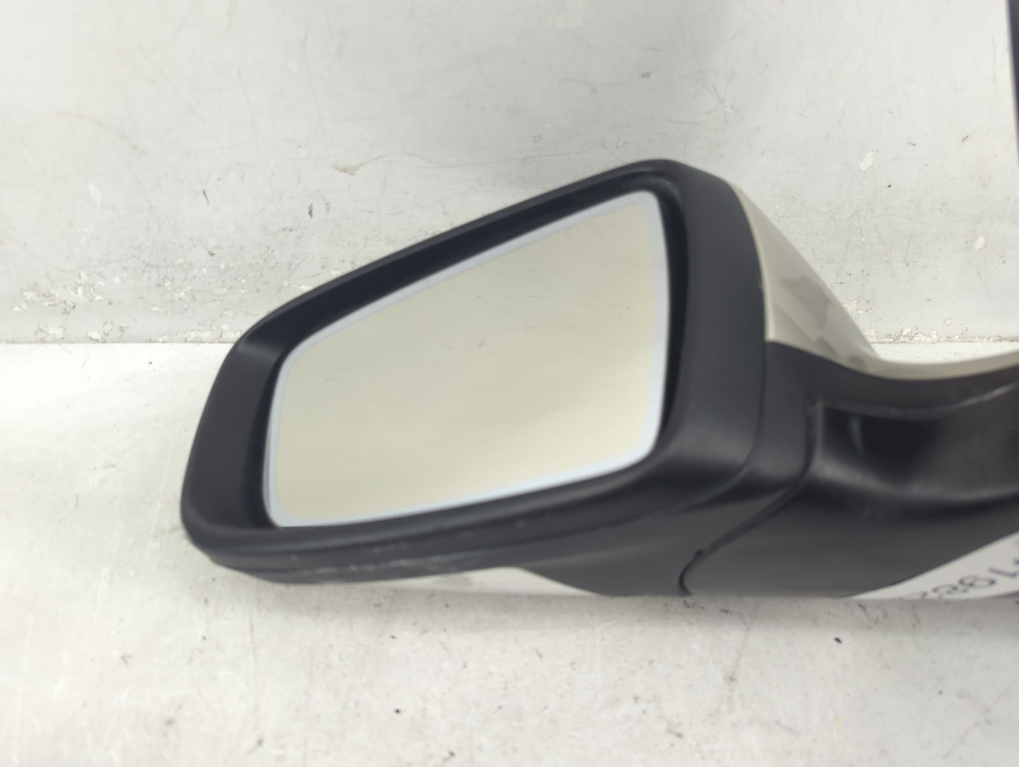 2013-2016 Buick Lacrosse Driver Side View Mirror - Left Door Mirror OEM Used - Oemusedautoparts1.com