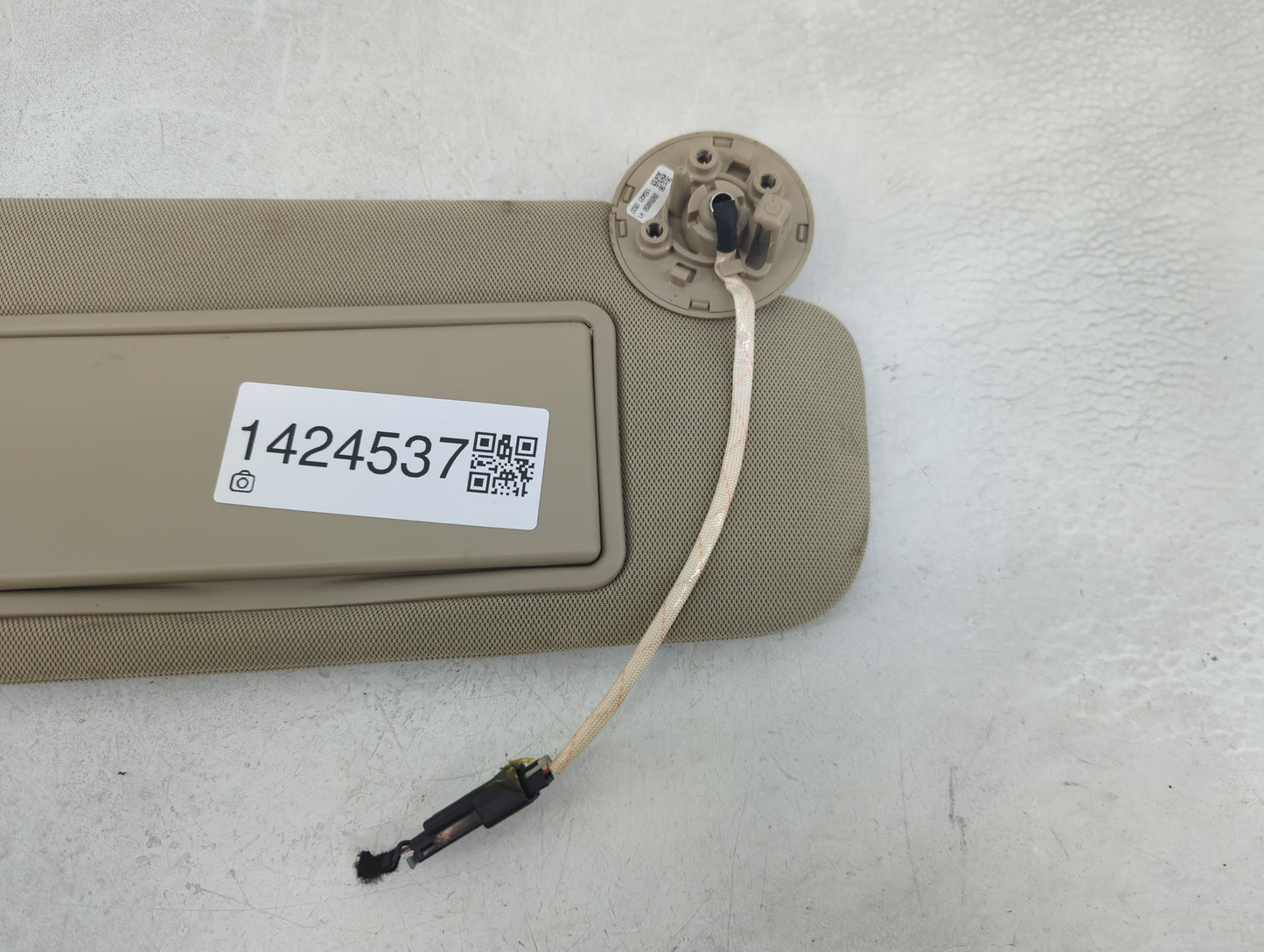 2016 Buick Lacrosse Sun Visor Shade Replacement Passenger Right Mirror Fits OEM Used Auto Parts - Oemusedautoparts1.com