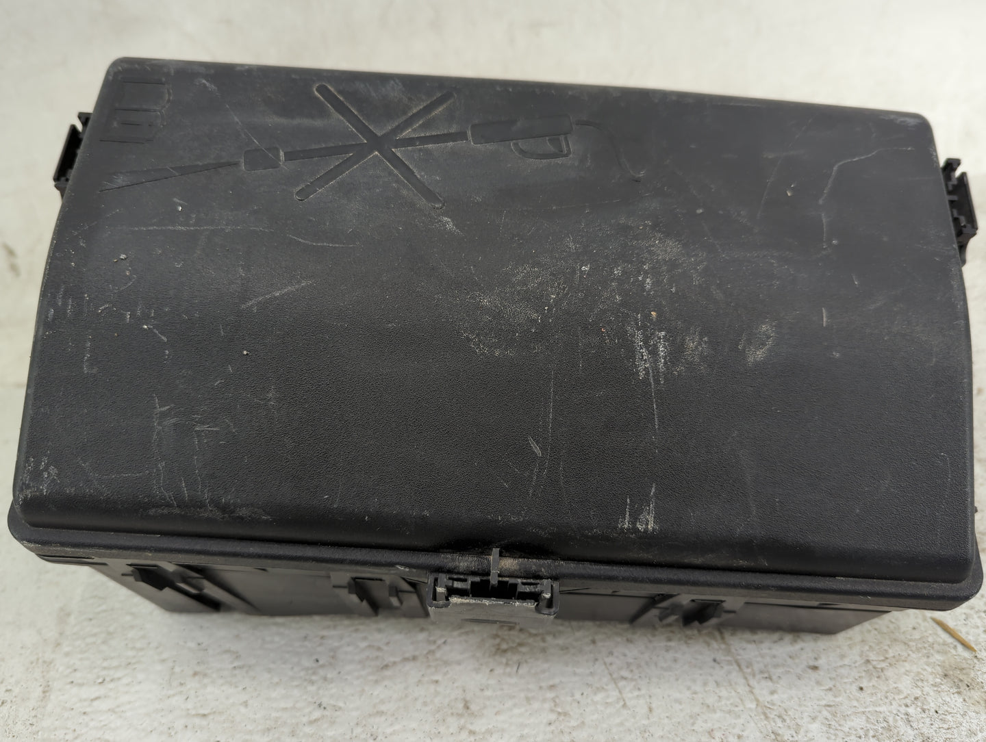 2014-2016 Buick Lacrosse Fusebox Fuse Box Panel Relay Module P/N:13272072 13272071 Fits Fits 2014 2015 2016 OEM Used Auto Pa