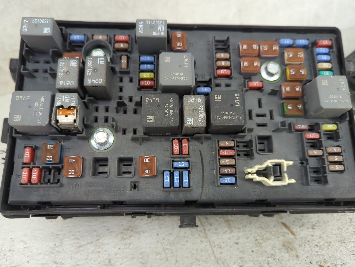 2014-2016 Buick Lacrosse Fusebox Fuse Box Panel Relay Module P/N:13272072 13272071 Fits Fits 2014 2015 2016 OEM Used Auto Pa