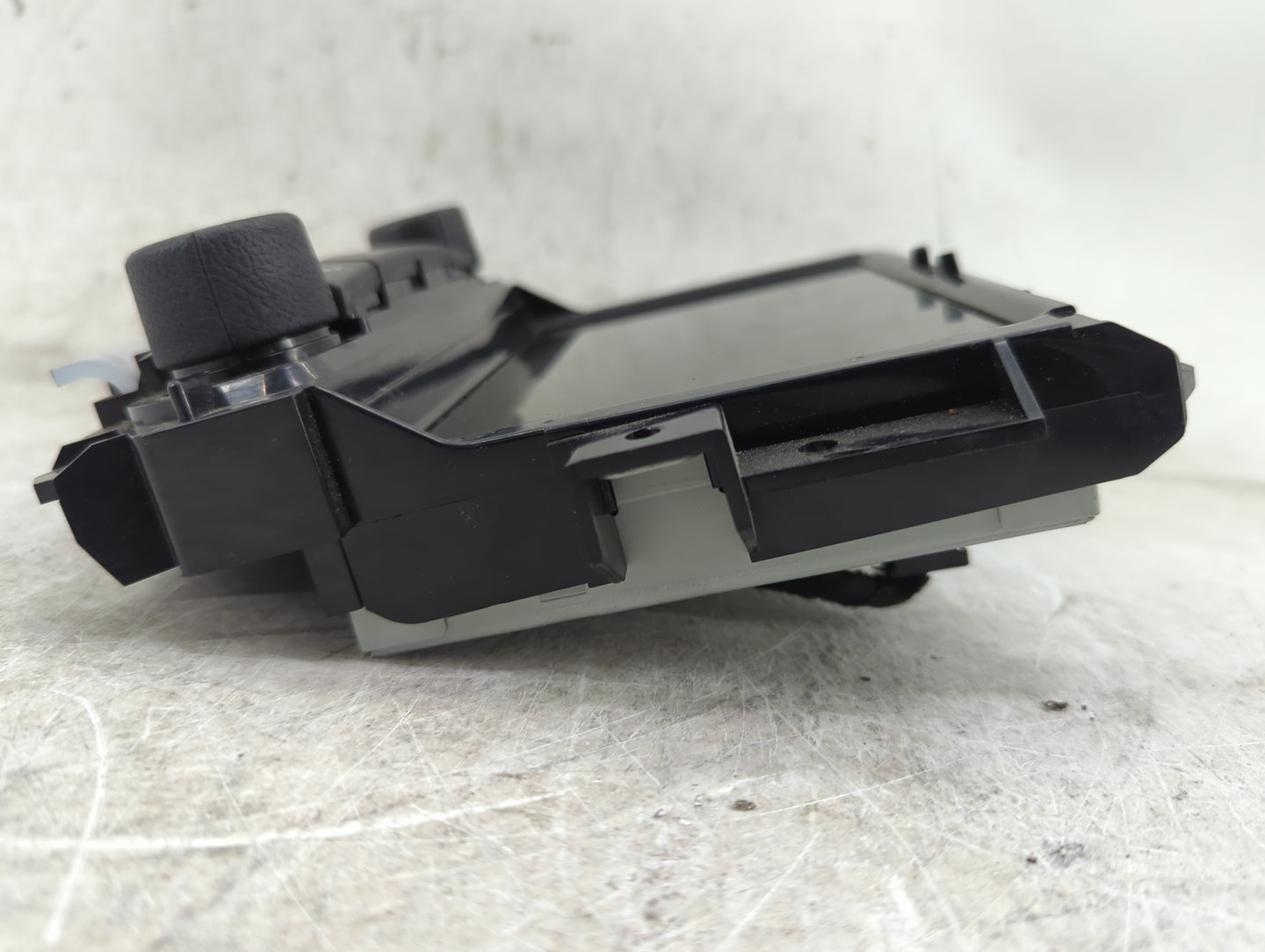 2014-2016 Buick Lacrosse Radio AM FM Cd Player Receiver Replacement P/N:26681490 Fits Fits 2014 2015 2016 OEM Used Auto Part