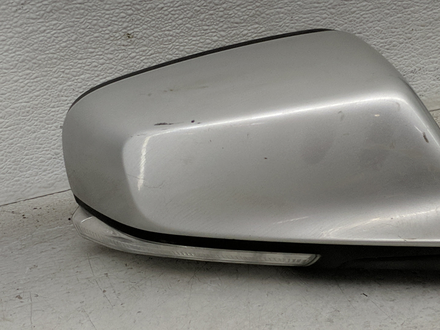 2014-2016 Buick Lacrosse Passenger Side View Mirror - Right Door Mirror OEM Used - Oemusedautoparts1.com