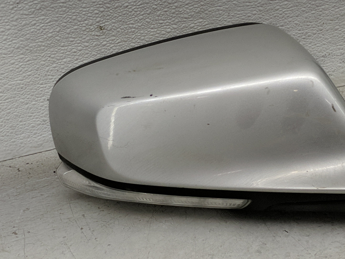 2014-2016 Buick Lacrosse Passenger Side View Mirror - Right Door Mirror OEM Used - Oemusedautoparts1.com