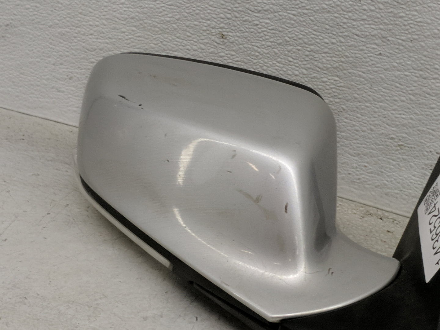 2014-2016 Buick Lacrosse Passenger Side View Mirror - Right Door Mirror OEM Used - Oemusedautoparts1.com