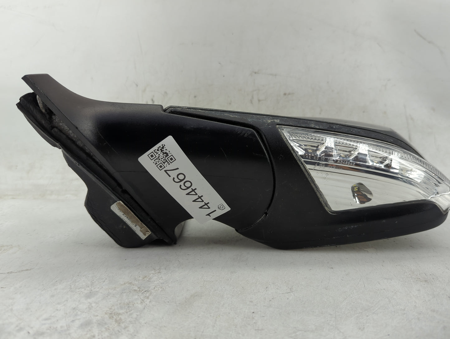 2013-2016 Buick Lacrosse Driver Side View Mirror - Left Door Mirror OEM Used - Oemusedautoparts1.com