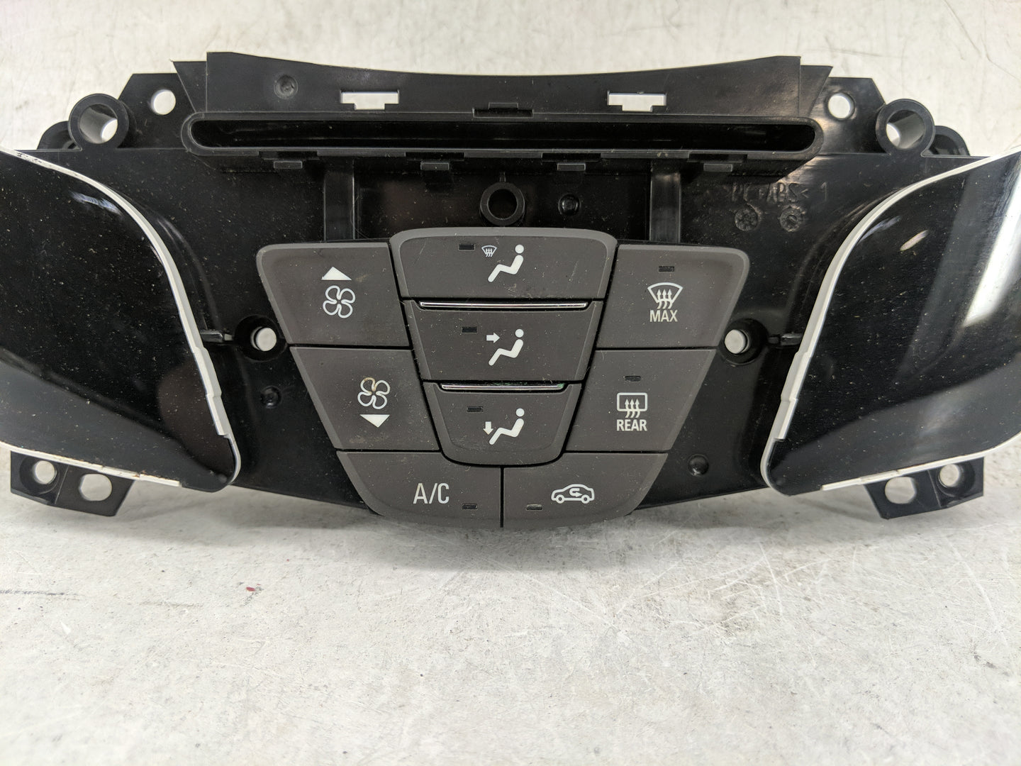 2014-2016 Buick Lacrosse Climate Control Module Temperature AC/Heater Replacement P/N:26679455 YP46-10 Fits Fits 2014 2015 2
