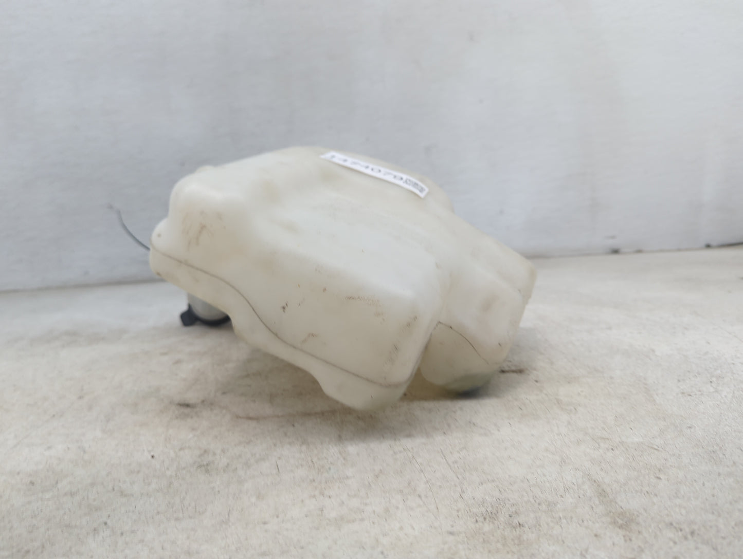 2010-2016 Buick Lacrosse Windshield Washer Fluid Reservoir Bottle Oem 1474079 - Oemusedautoparts1.com