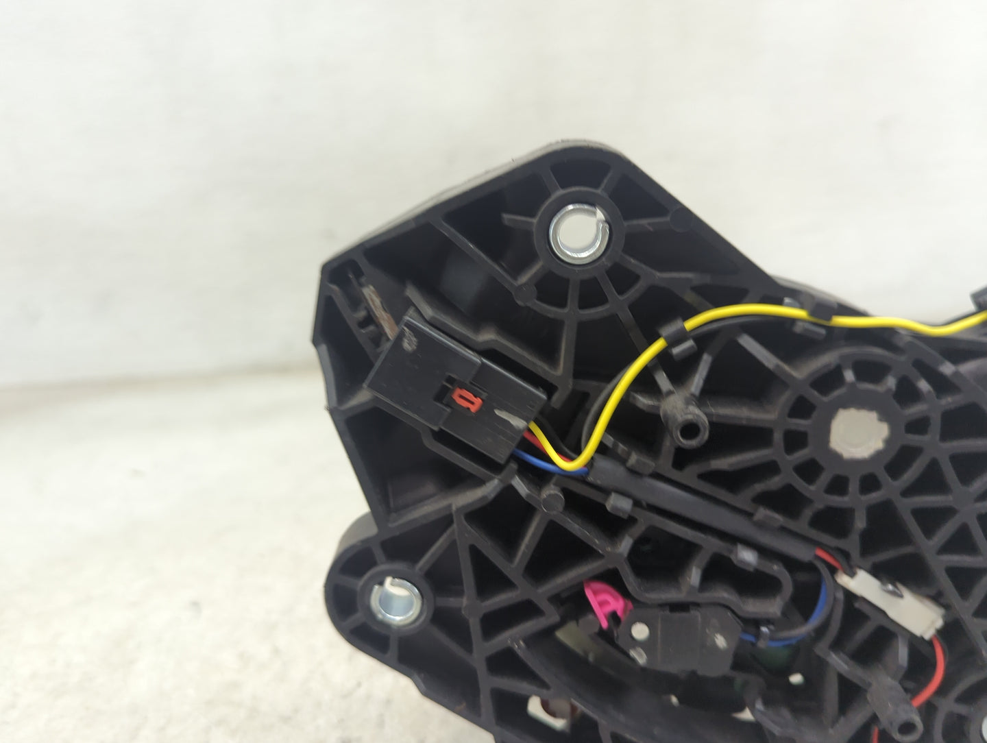 2016 Buick Lacrosse Floor Console Assembly Shifter - Oemusedautoparts1.com