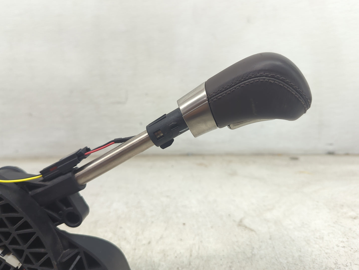 2016 Buick Lacrosse Floor Console Assembly Shifter - Oemusedautoparts1.com