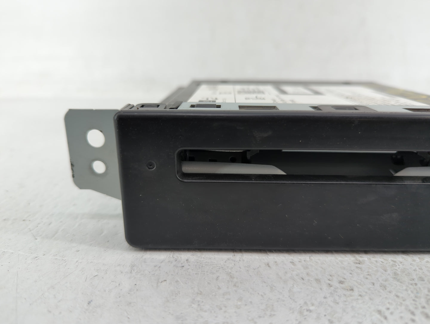 2015-2016 Buick Lacrosse Am Fm Cd Player Radio Receiver - Oemusedautoparts1.com
