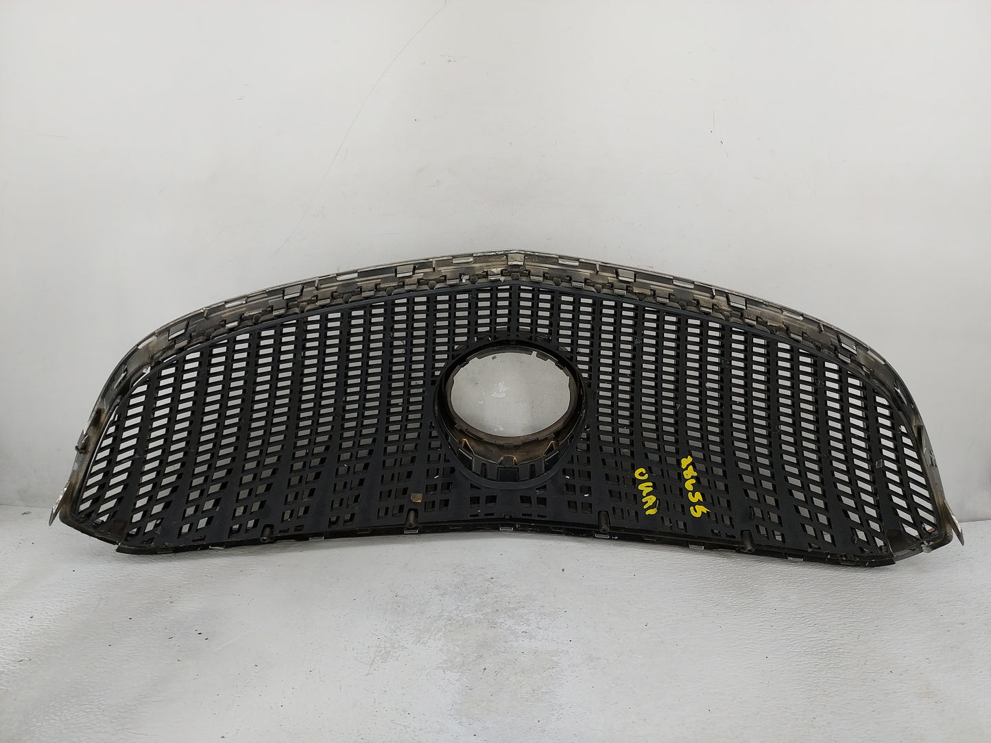 2014-2016 Buick Lacrosse Front Grille Bumper Not Included - Oemusedautoparts1.com