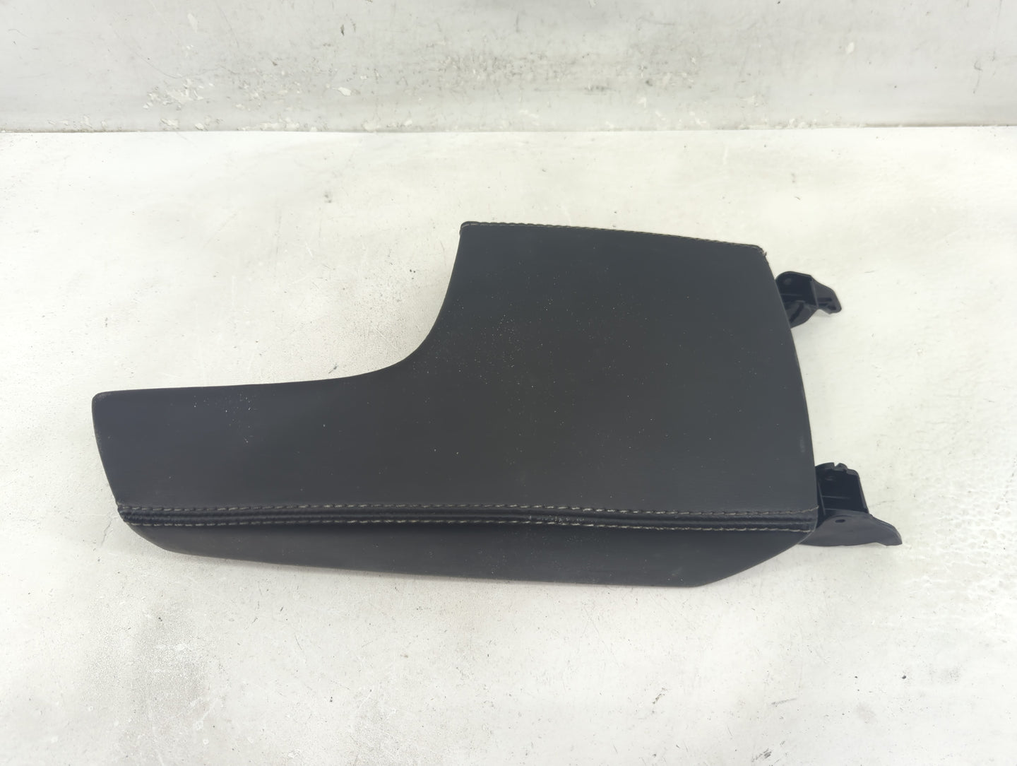 2016-2017 Buick Regal Center Console Armrest Cover Lid Fits Fits 2016 2017 OEM Used Auto Parts - Oemusedautoparts1.com